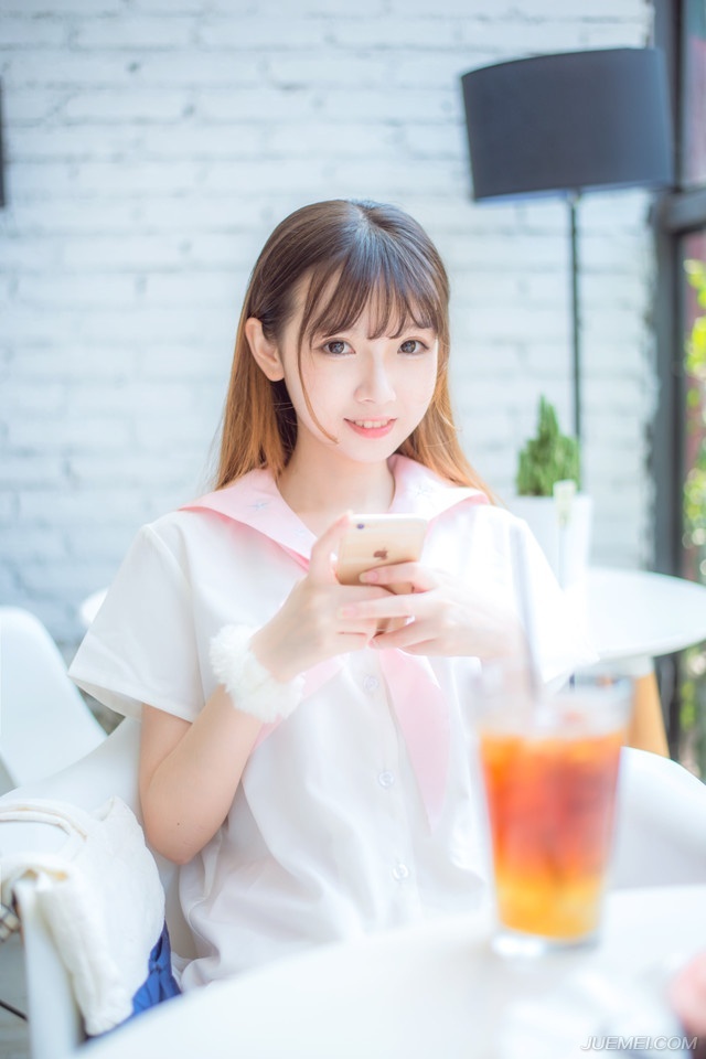 “如果有人将我的行踪报知江东的话，他们就会知道了。”陈到收起了笑容，看着伏德。